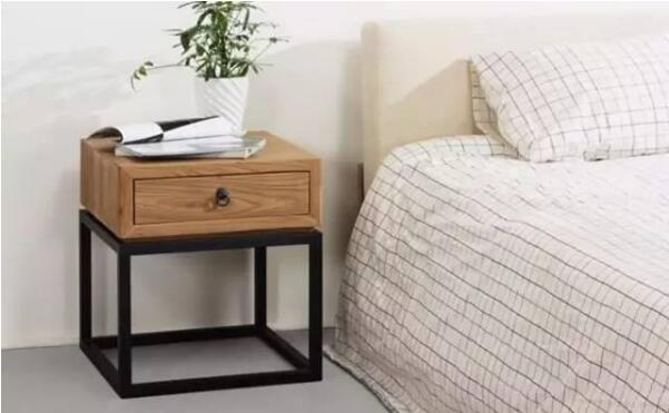 房子裝修完，買了床，床頭柜該如何選擇？
