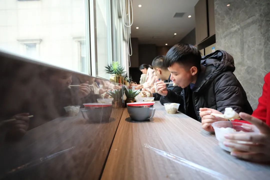 冬至丨溫暖如約而至，平安順?biāo)欤?>
        							</a>
        						</div>
        						
        						<div   id=